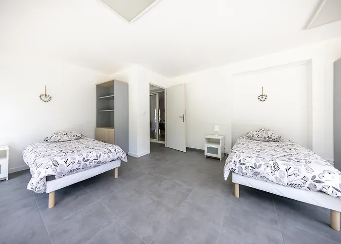 Grand Nature A - Clim, Jardin Prive & Terrasse - 7 Lits Jezainville